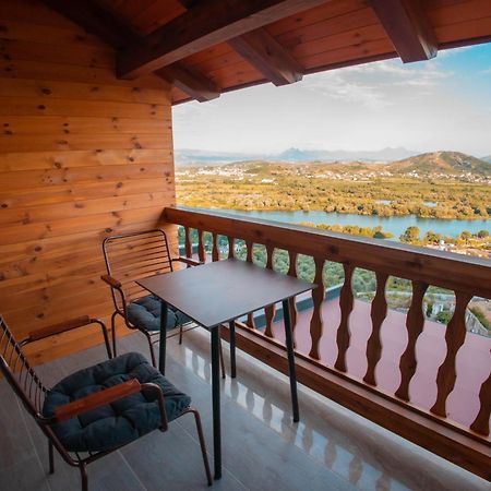 Hotel Shpija E Gjyshit Canaj Bagian luar foto