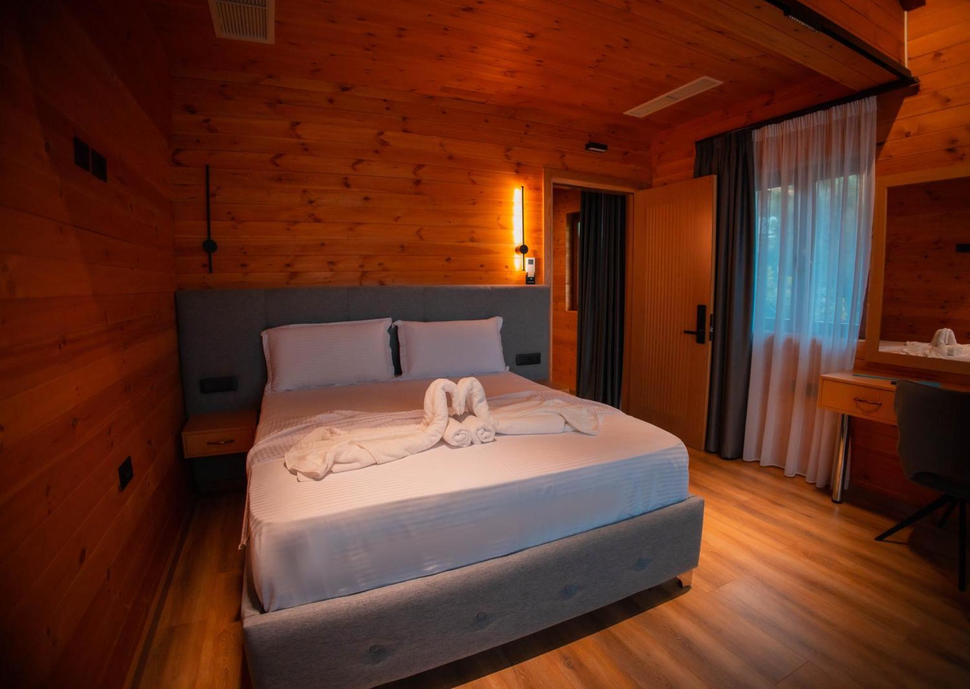 Hotel Shpija E Gjyshit Canaj Bagian luar foto
