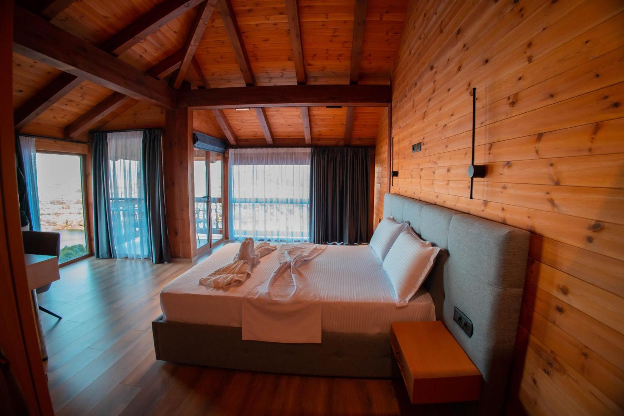 Hotel Shpija E Gjyshit Canaj Bagian luar foto