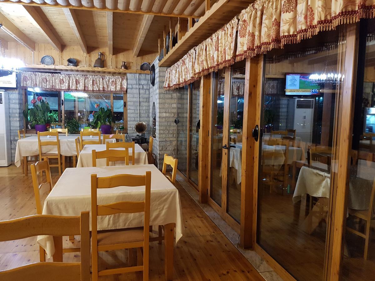 Hotel Shpija E Gjyshit Canaj Bagian luar foto