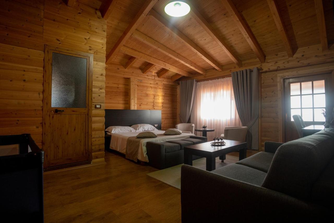 Hotel Shpija E Gjyshit Canaj Bagian luar foto