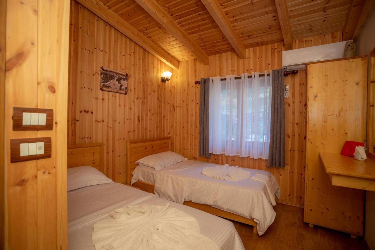 Hotel Shpija E Gjyshit Canaj Bagian luar foto