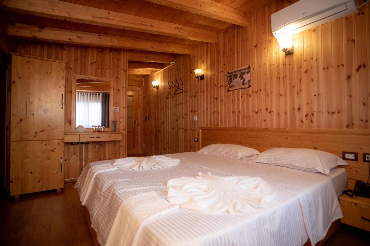 Hotel Shpija E Gjyshit Canaj Bagian luar foto