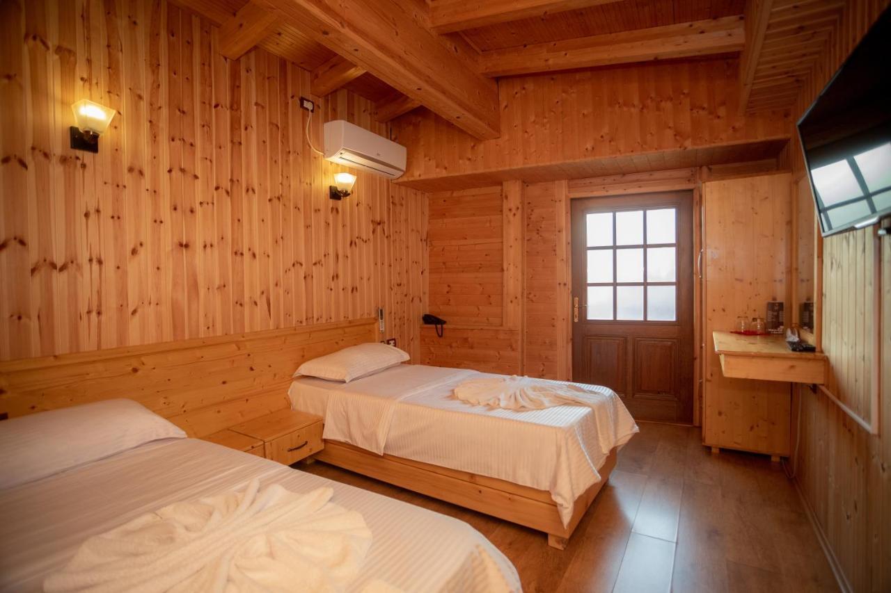 Hotel Shpija E Gjyshit Canaj Bagian luar foto