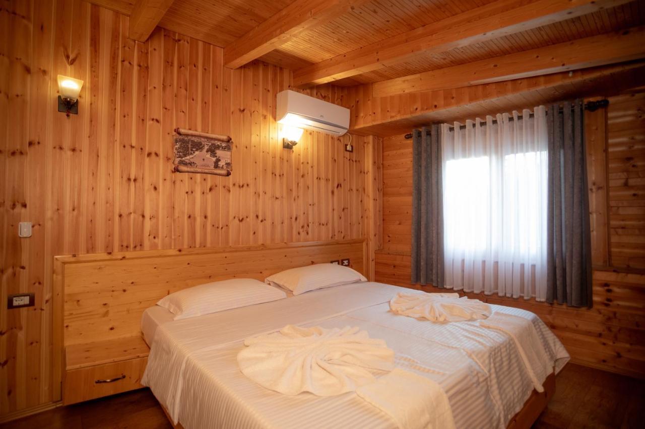 Hotel Shpija E Gjyshit Canaj Bagian luar foto