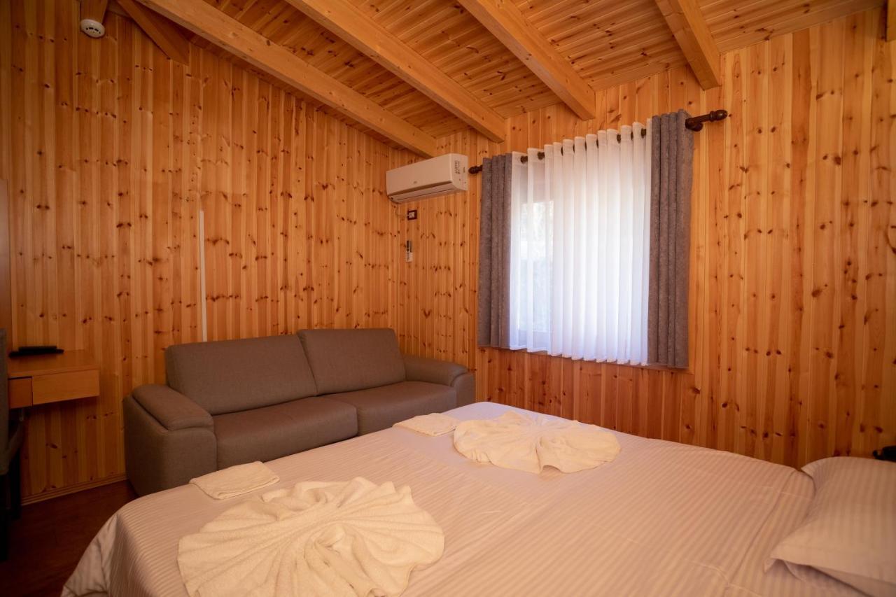 Hotel Shpija E Gjyshit Canaj Bagian luar foto